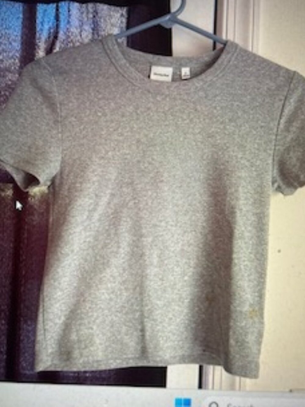 Sunday Best size small grey tee crop